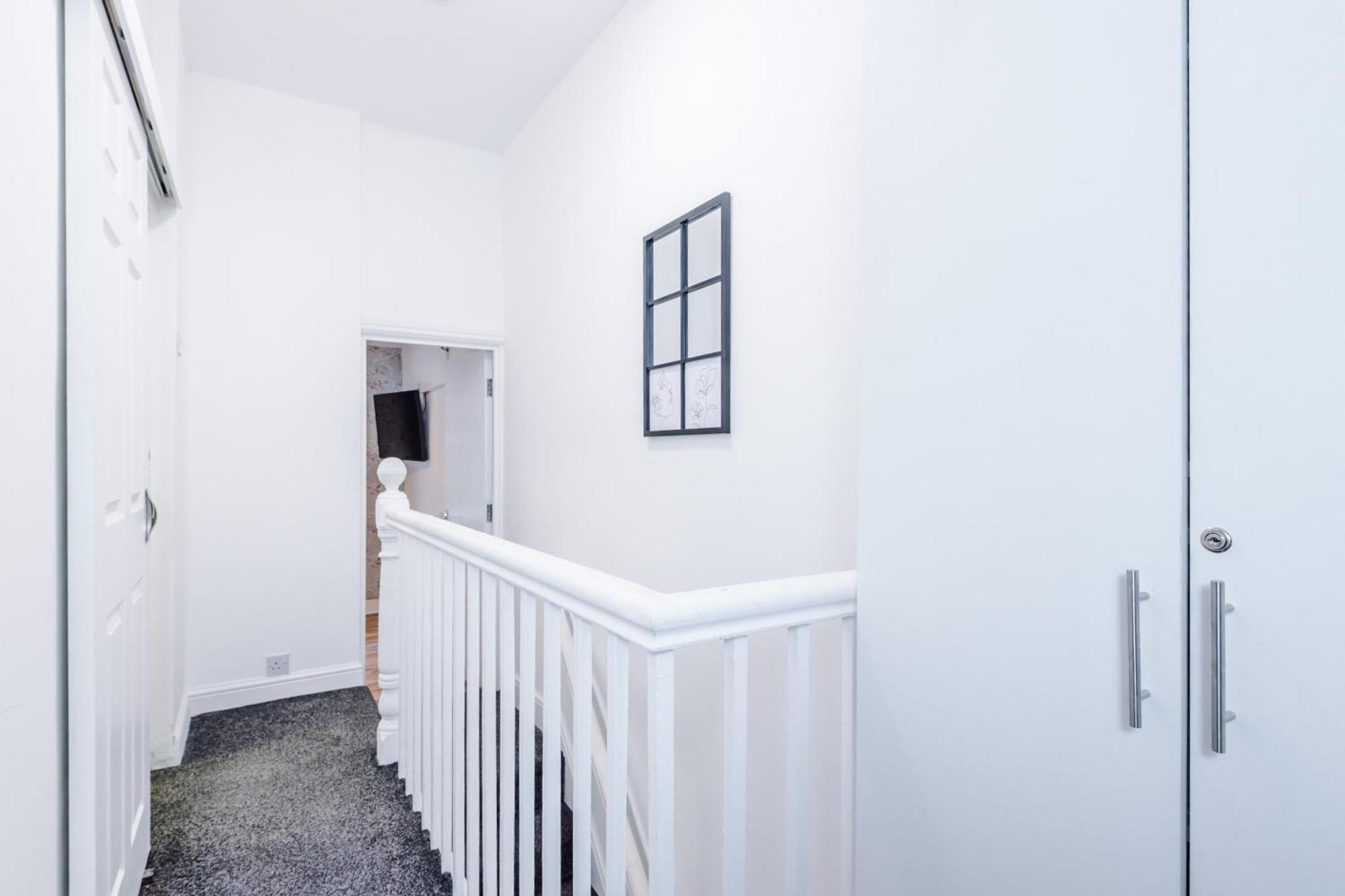 4 Bedroom Victorian House Manchester Exterior photo