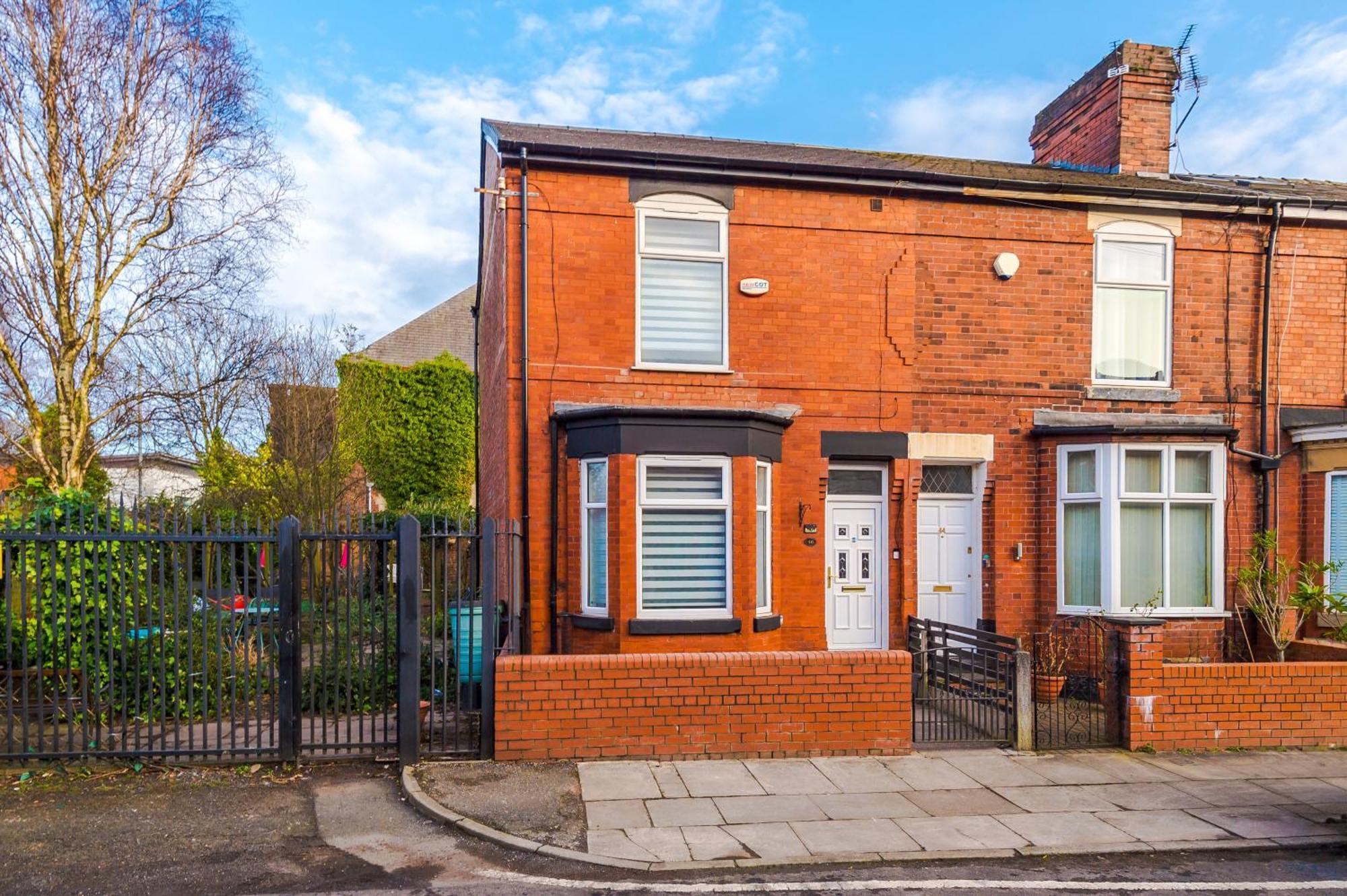 4 Bedroom Victorian House Manchester Exterior photo