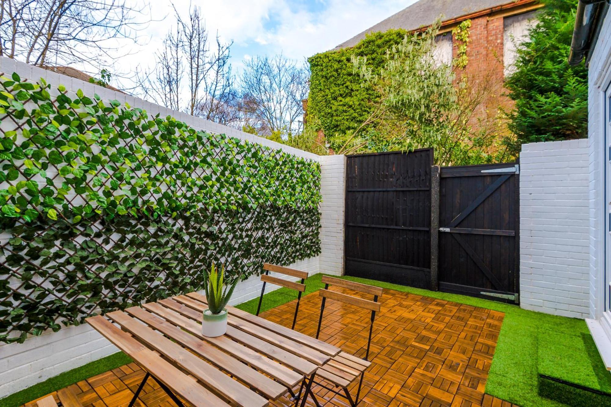 4 Bedroom Victorian House Manchester Exterior photo